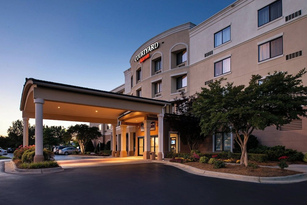 Фото Courtyard by Marriott High Point