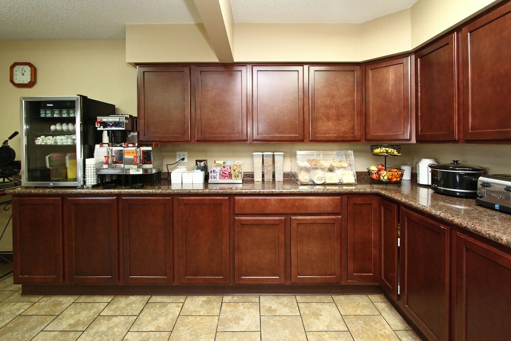 Фото New Victorian Inn and Suites