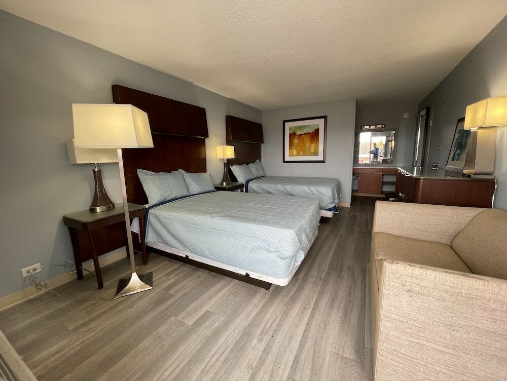 Фото Lamplighter Inn by Oyo Charlotte Airport Area