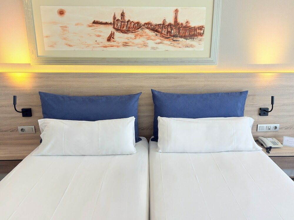 Фото Eurohotel Barcelona Gran VIA Fira