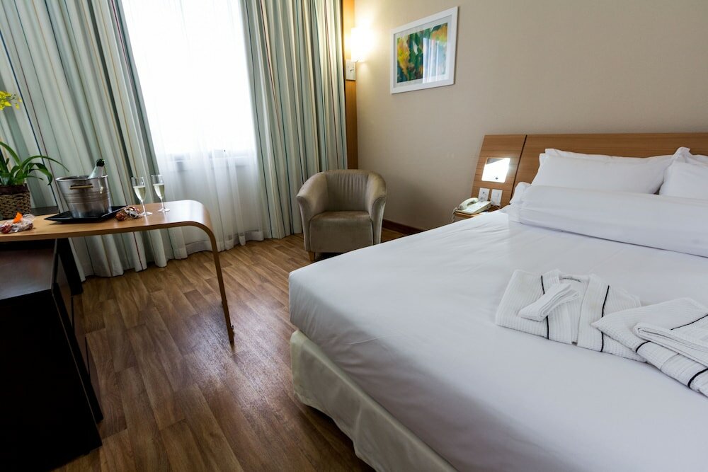 Фото Novotel Porto Alegre Tres Figueiras Hotel