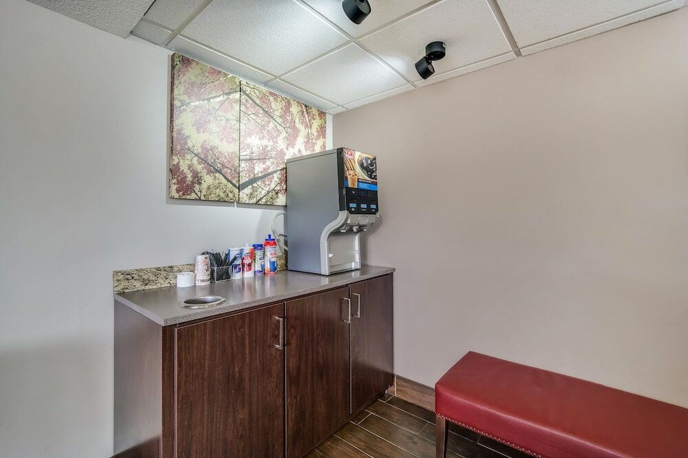 Фото Red Roof Inn Columbia East - Ft Jackson