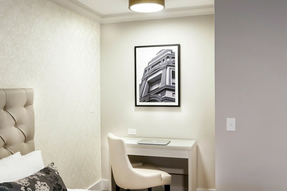 Фото The Lurline Randwick