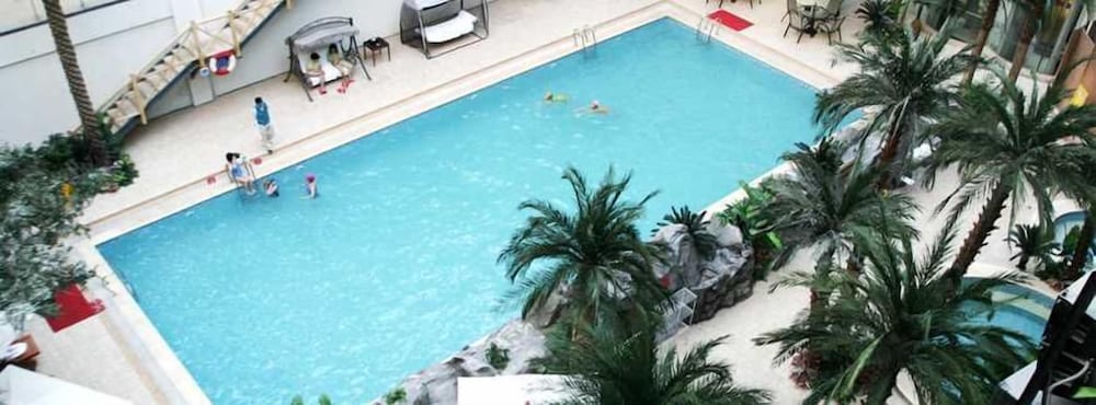 Фото The Hot Spring Hotel