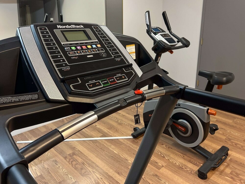 Фото Econo Lodge & Suites Hinton