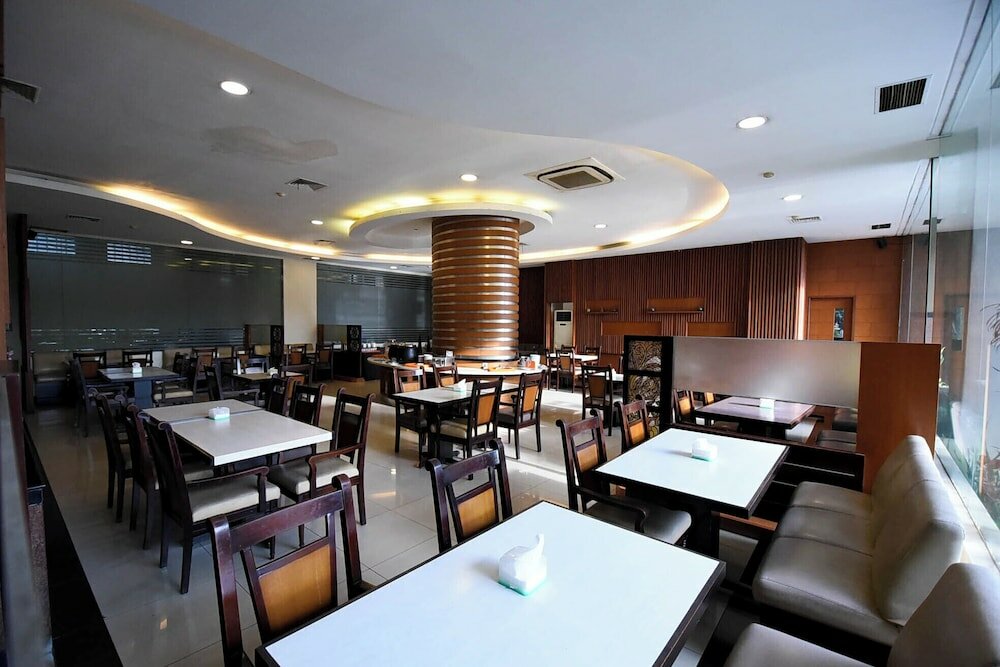 Фото Kedaton Hotel