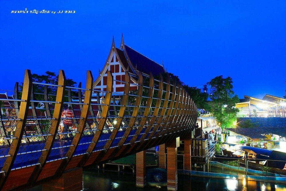 Фото Happyland Mansion