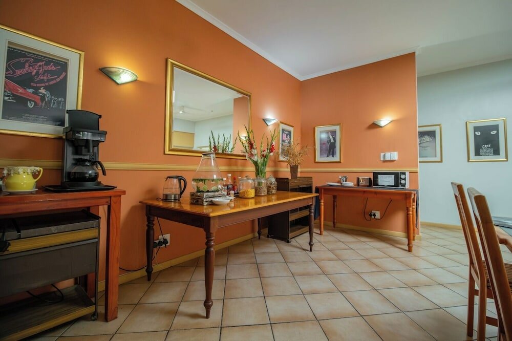 Фото Broadway Guesthouse