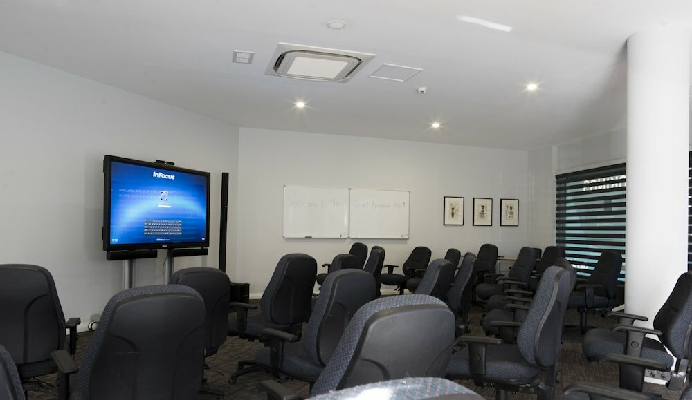 Фото The Gerald Apartment Hotel