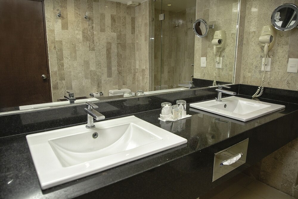 Фото Hotel Plaza Kokai