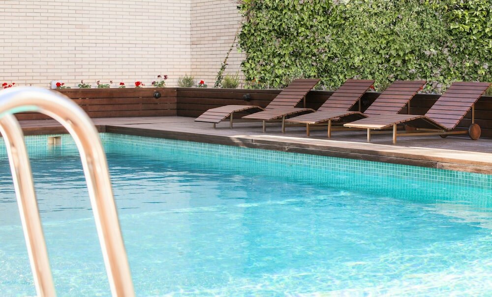 Фото Hotel Ilunion Valencia 4