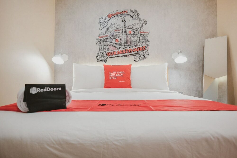 Фото RedDoorz Plus @ Thamrin