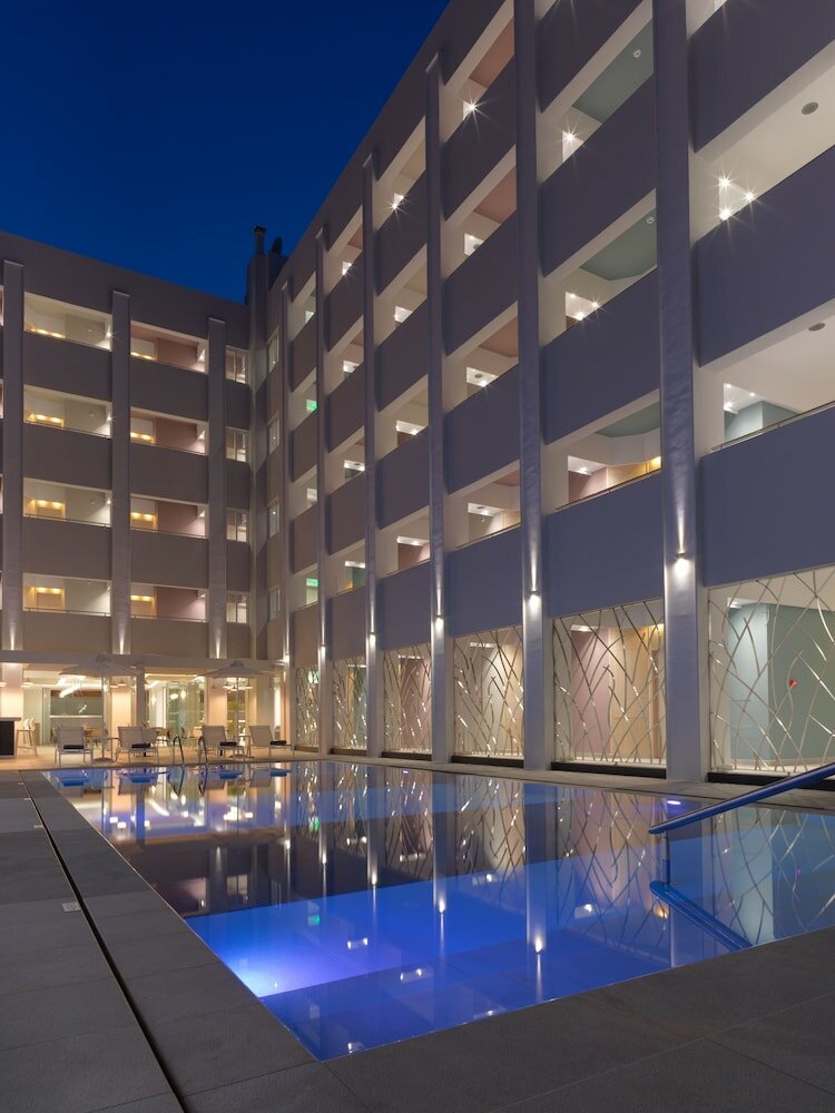 Фото 37956914982