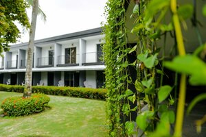 Гостиница Riande Aeropuerto Hotel & Casino