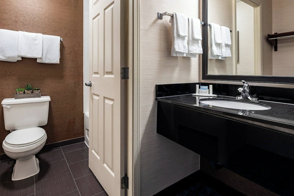 Фото Fairfield Inn by Marriott Northlake