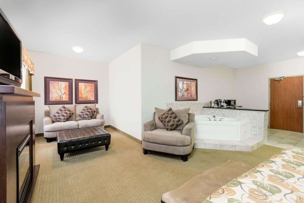 Фото Ramada by Wyndham Olds