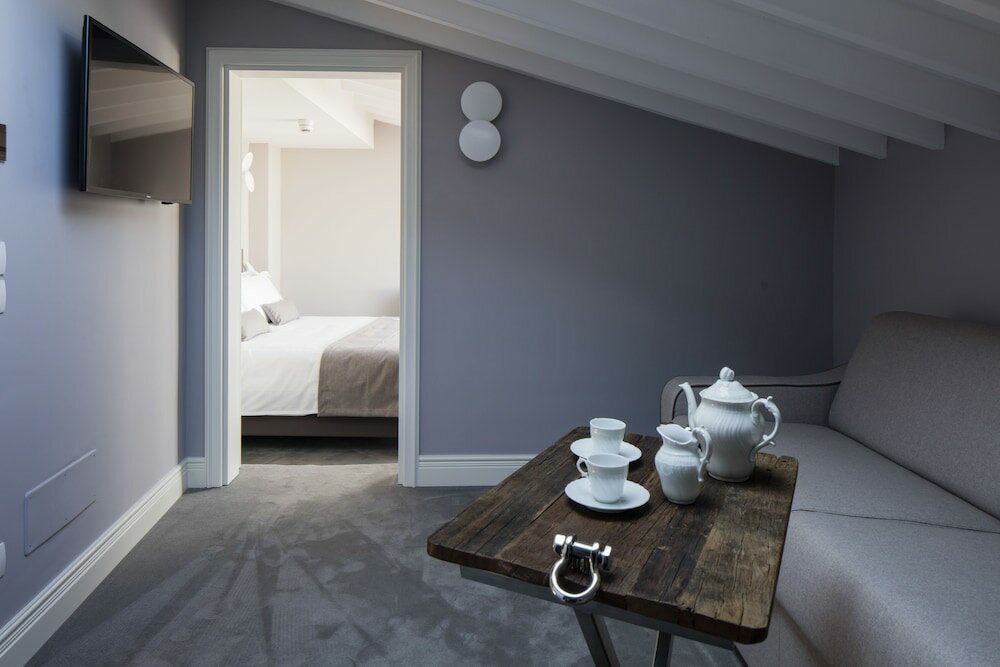 Фото The Frame Hotel