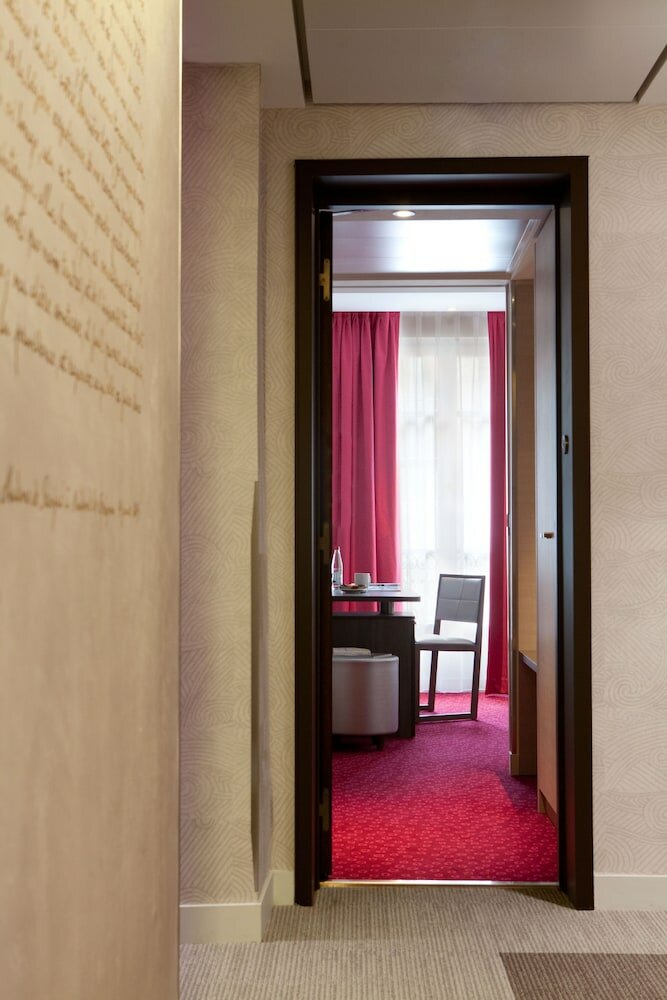 Фото Hôtel de Sévigné