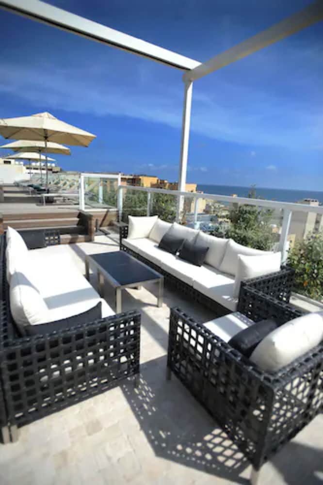 Фото The George, Urban Boutique Hotel