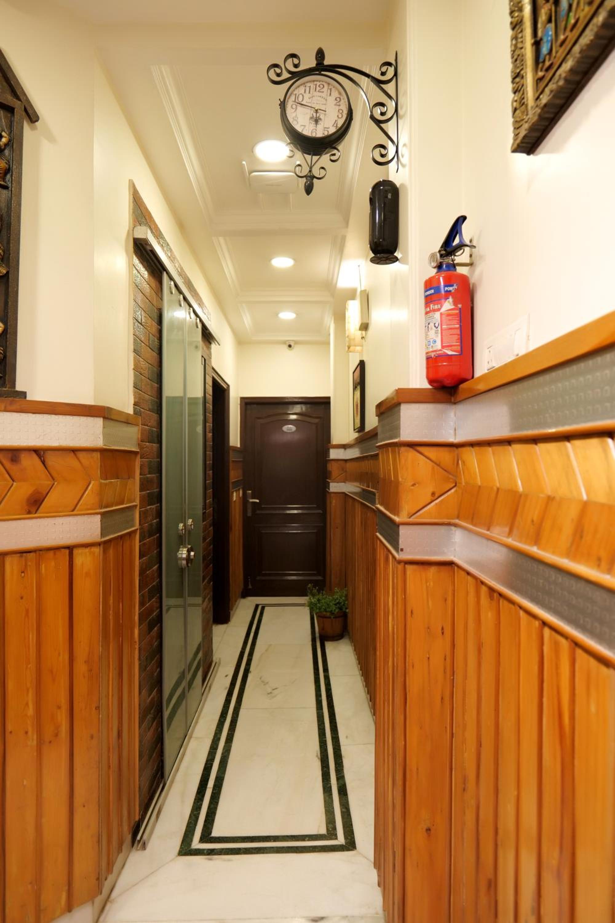 Фото Wood Castle