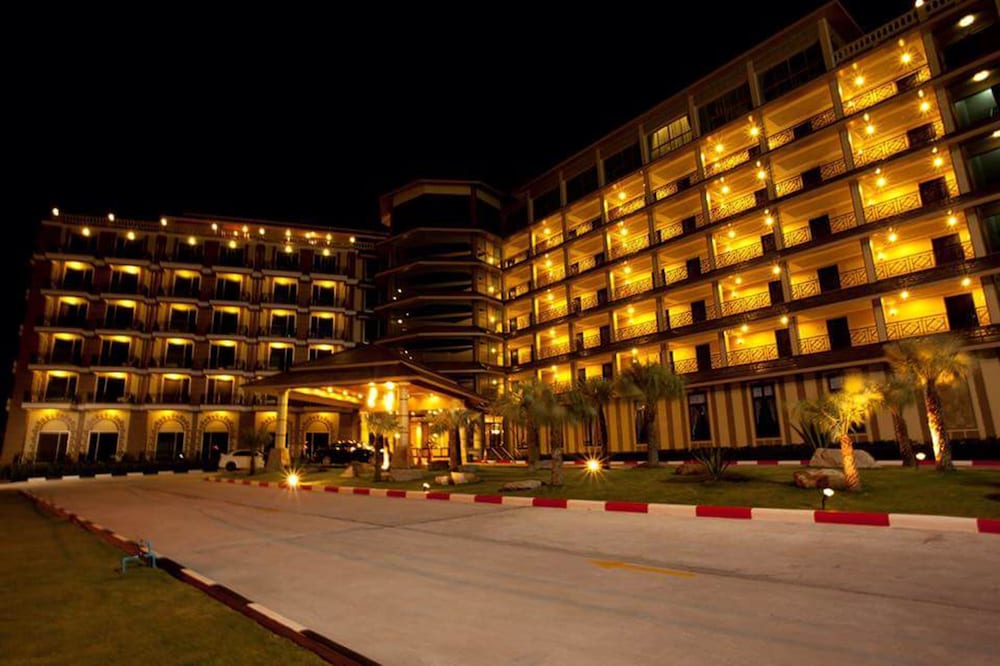 Фото J & Y Lodge Hotel