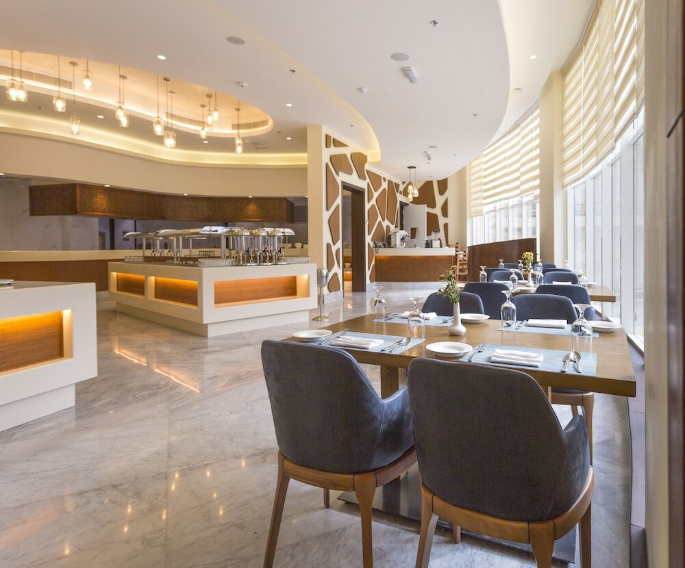 Фото Belad Bont Hotel