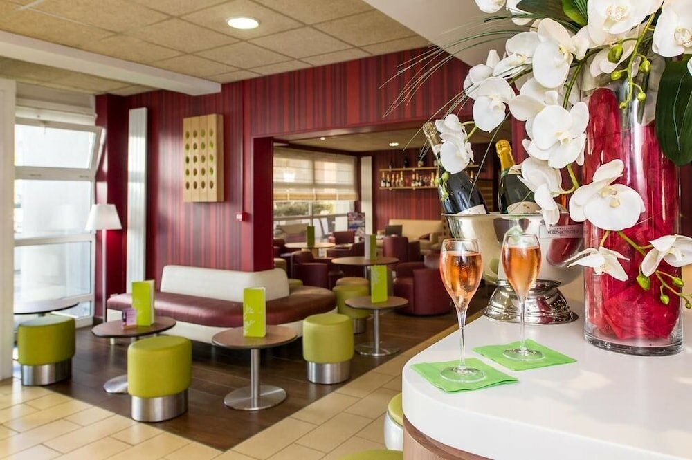 Фото Campanile Reims Centre Cathedrale