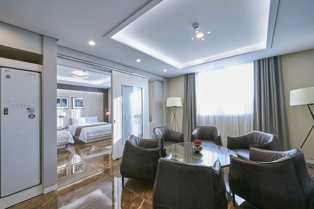 Фото Gwangju Aura Hotel