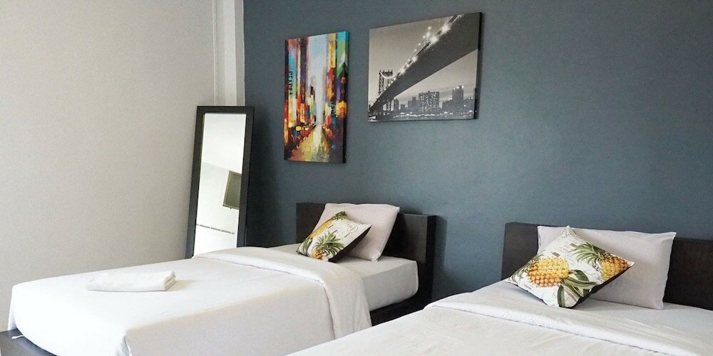 Фото The Color Express Hotel