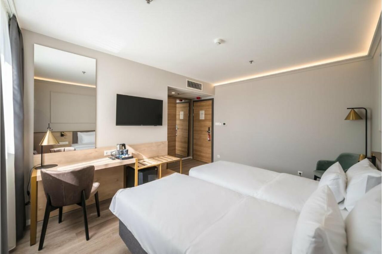 Фото Expo Tower by Mellow Mood Hotels