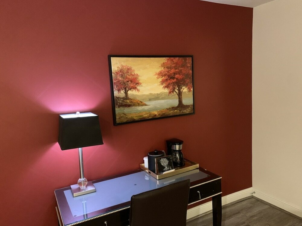 Фото L. A. Sky Boutique Hotel