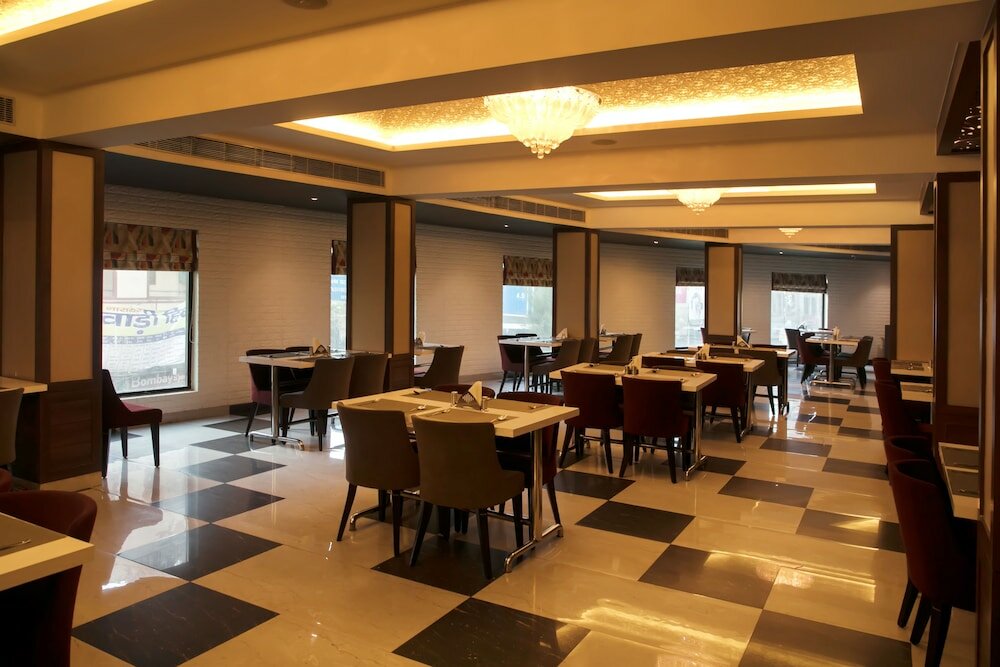 Фото Hotel Ganges Grand