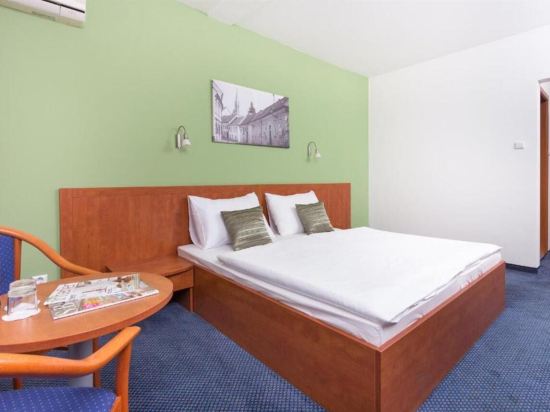 Фото Hotel Bratislava