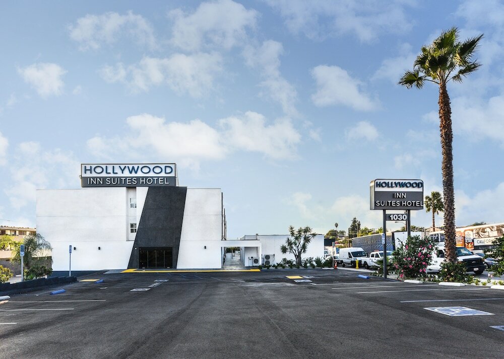 Фото Hollywood Inn Suites Hotel
