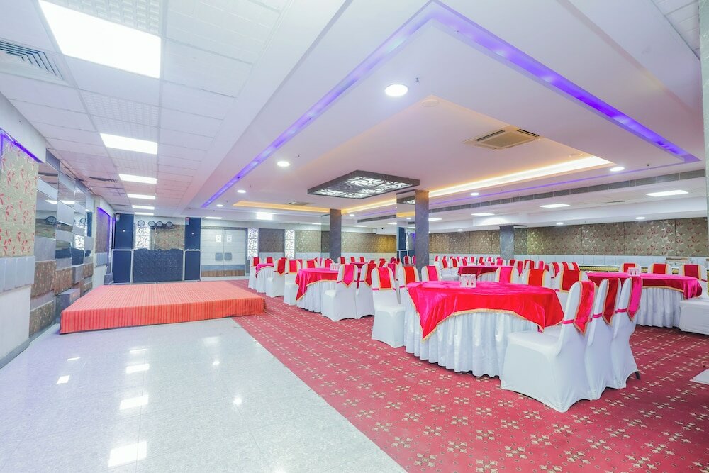 Фото Hyphen Business Hotel
