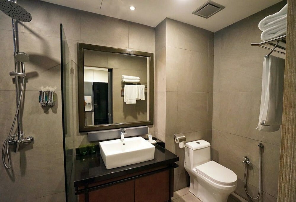 Фото Bedrock Hotel