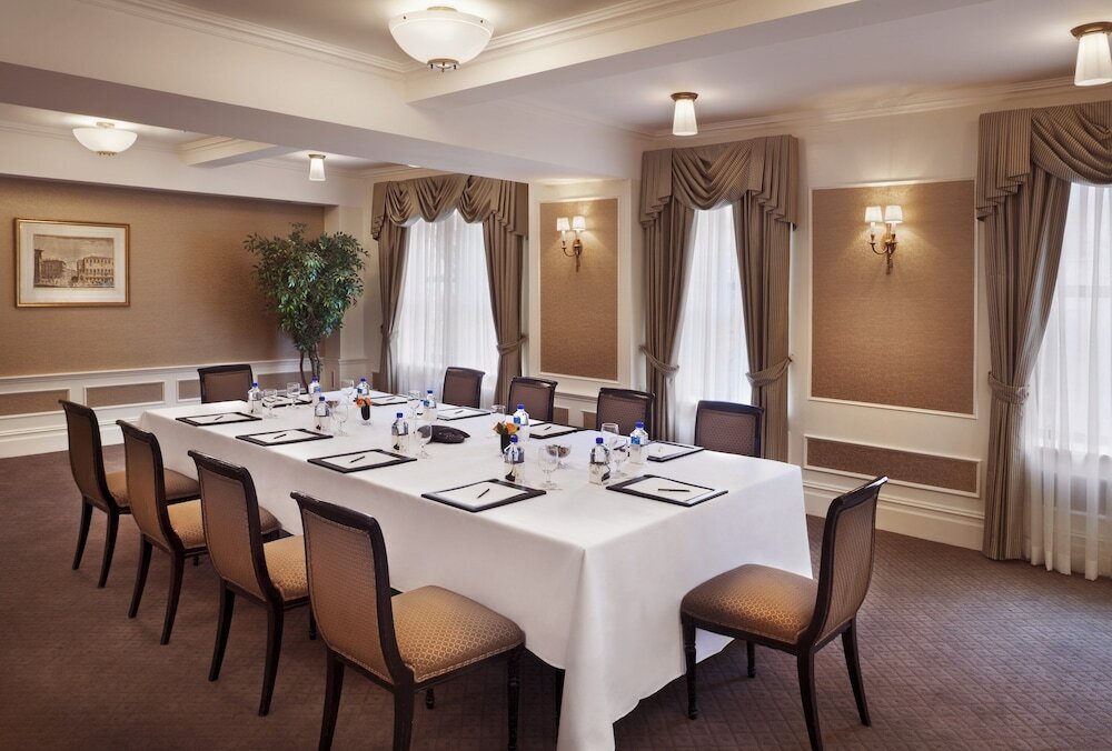 Фото Hotel Plaza Athenee