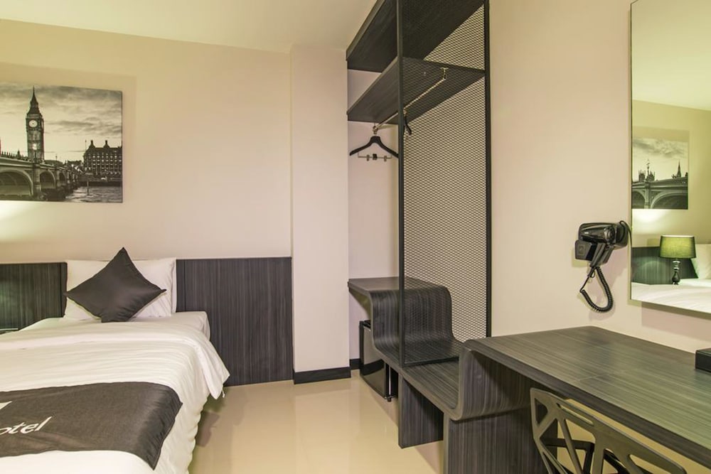 Фото The Rich Sotel