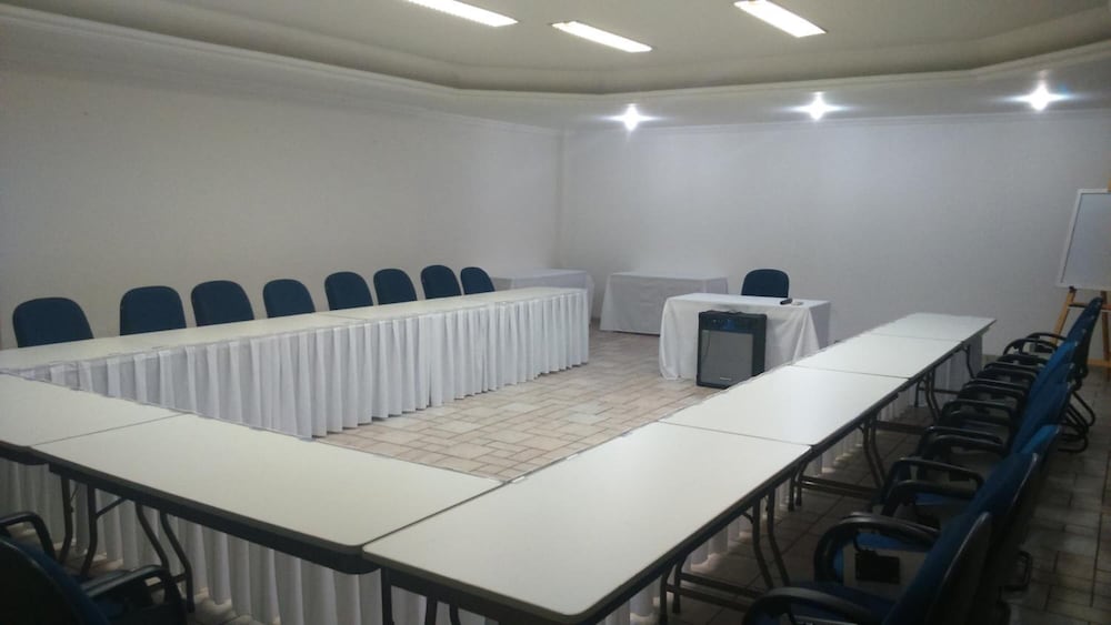 Фото Hotel Metropolitan