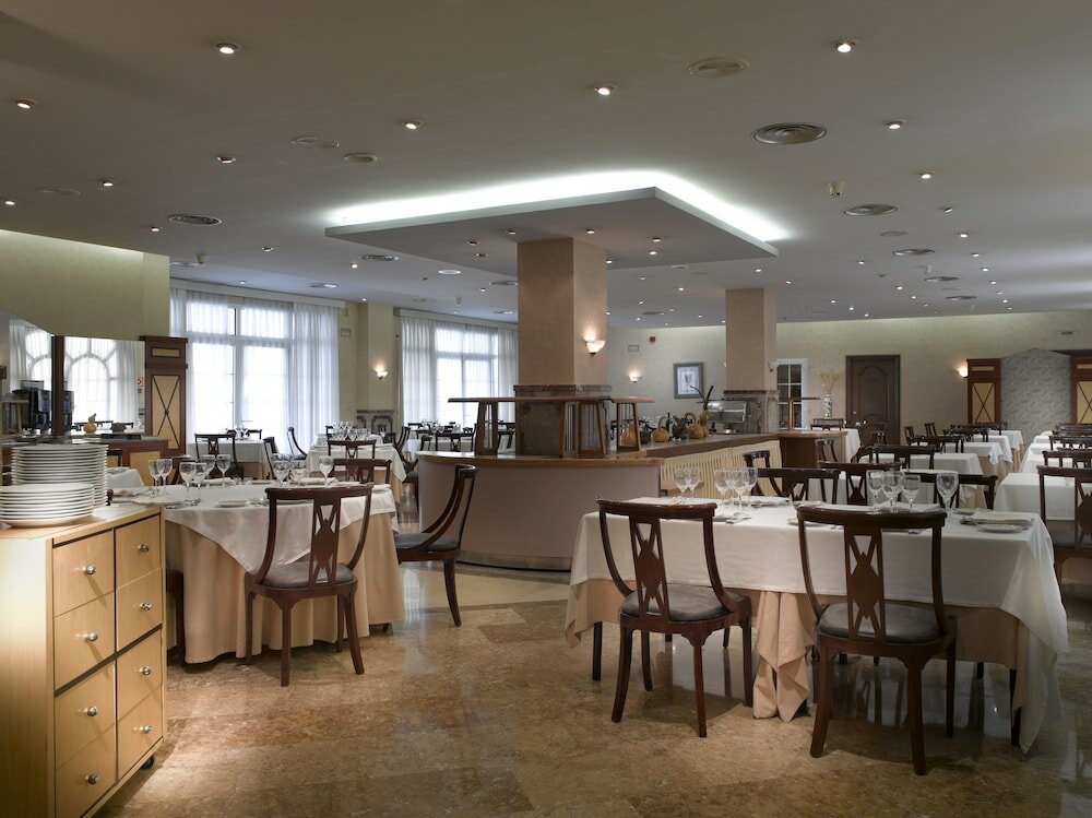 Фото Hotel Macià Alfaros