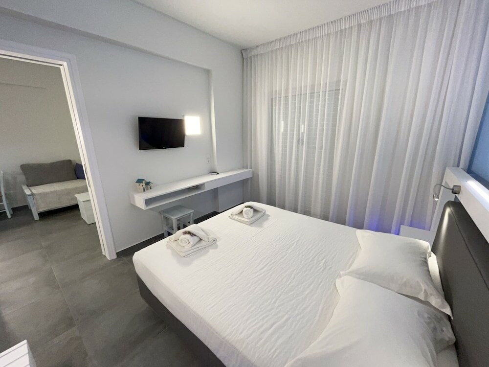 Фото Niriides Hotel