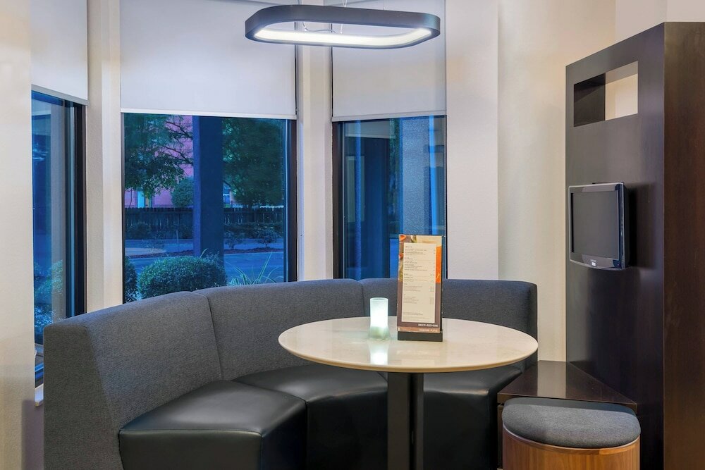 Фото Courtyard by Marriott Tallahassee North/I-10 Capital Circle