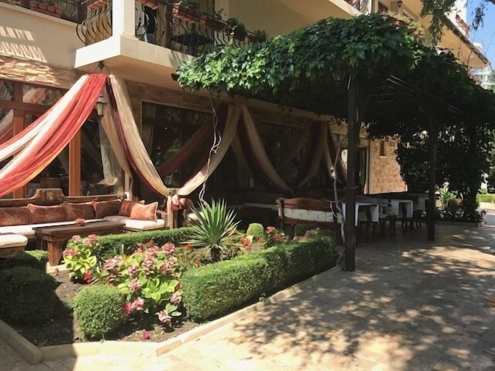 Фото Golden Pearl Hotel