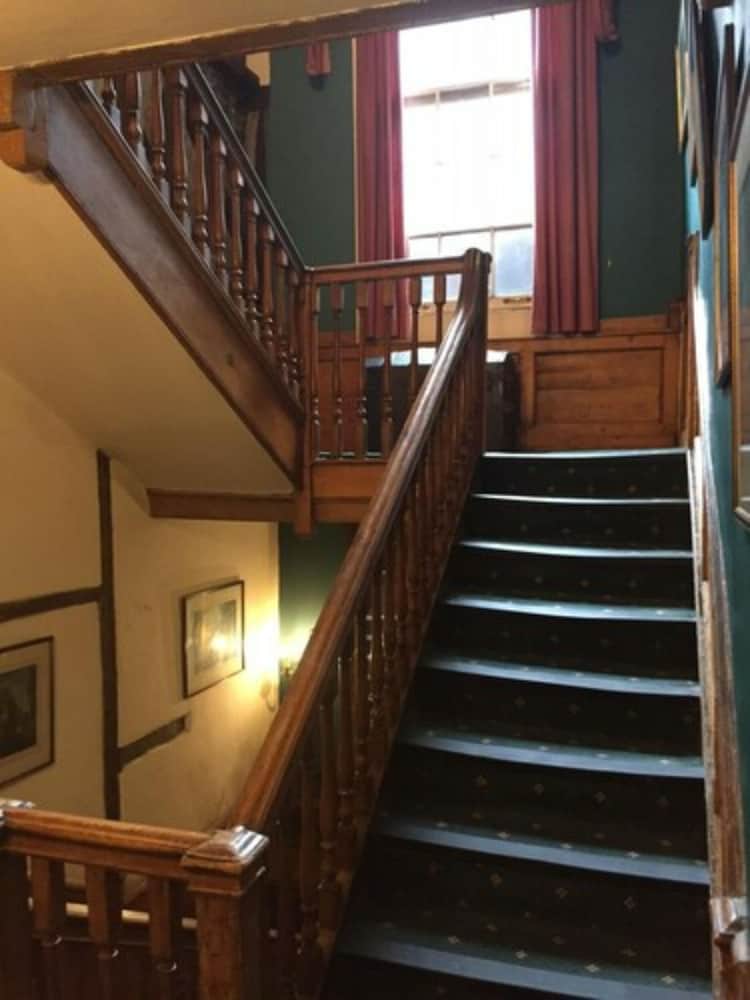 Фото The White Hart Hotel