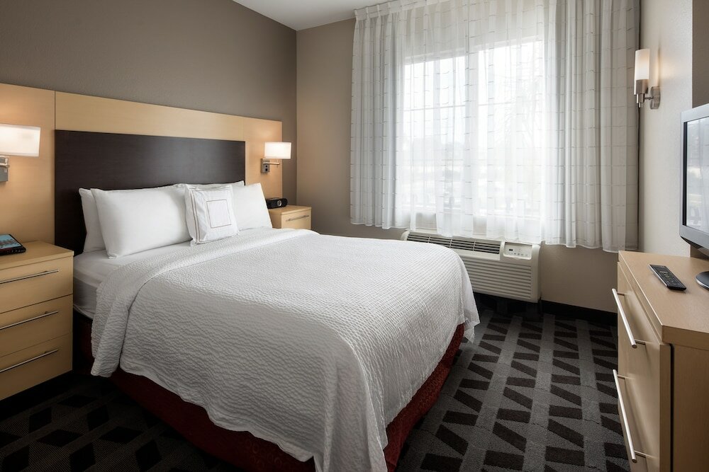 Фото TownePlace Suites by Marriott San Diego Vista