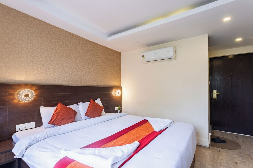 Фото Hotel Sapana Garden