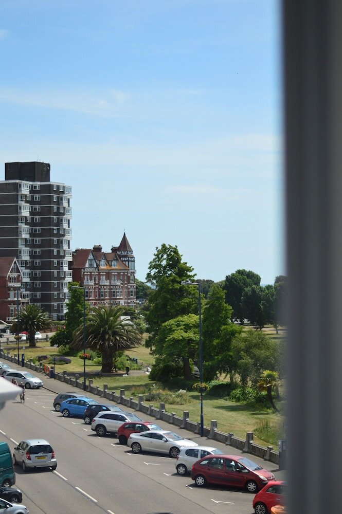 Фото Q8 Boutique Hotel