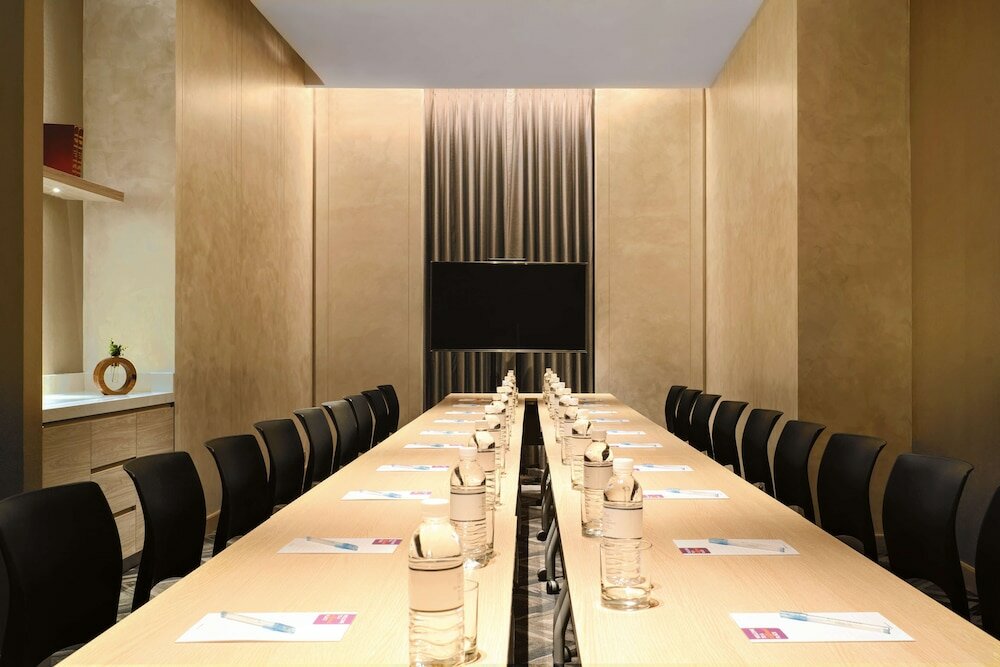 Фото Hyatt Place Bangkok Sukhumvit 24