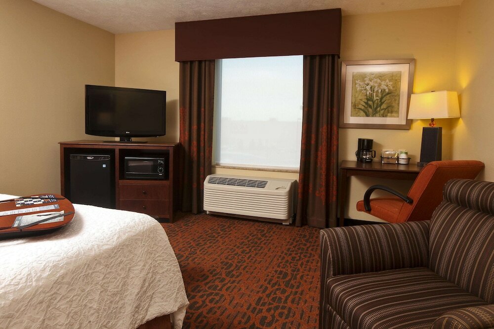 Фото Hampton Inn & Suites by Hilton Fargo Medical Center