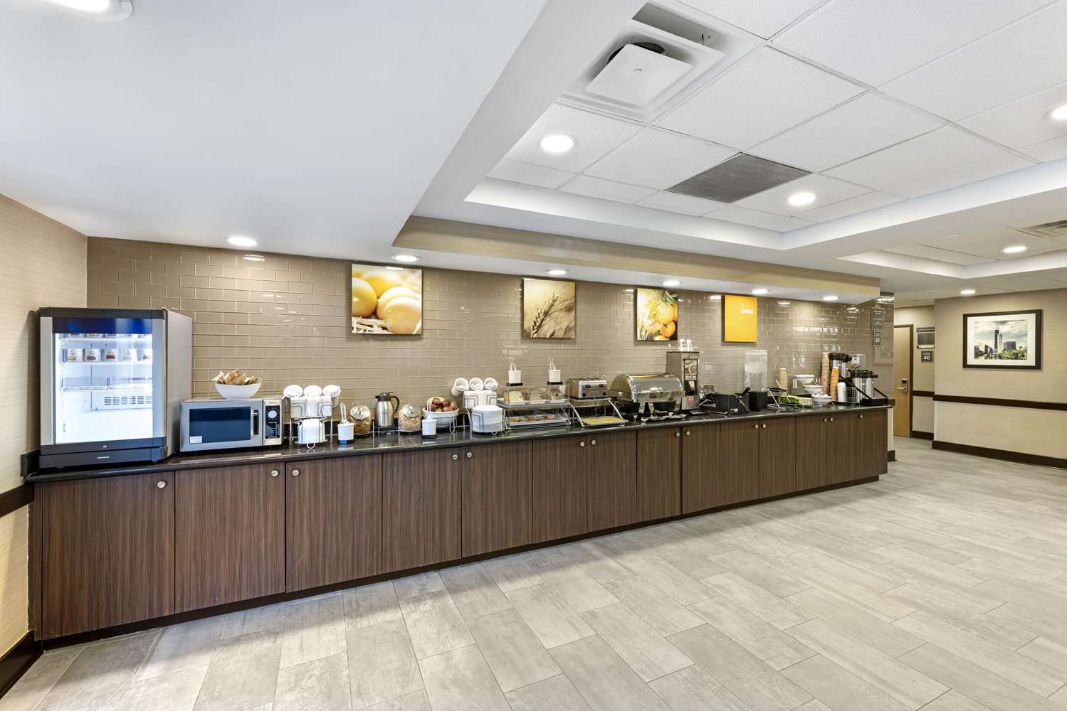 Фото Comfort Inn & Suites Arlington Heights - Schaumburg